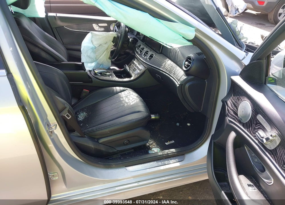 2019 MERCEDES-BENZ E 300 VIN: WDDZF4JB8KA587032
