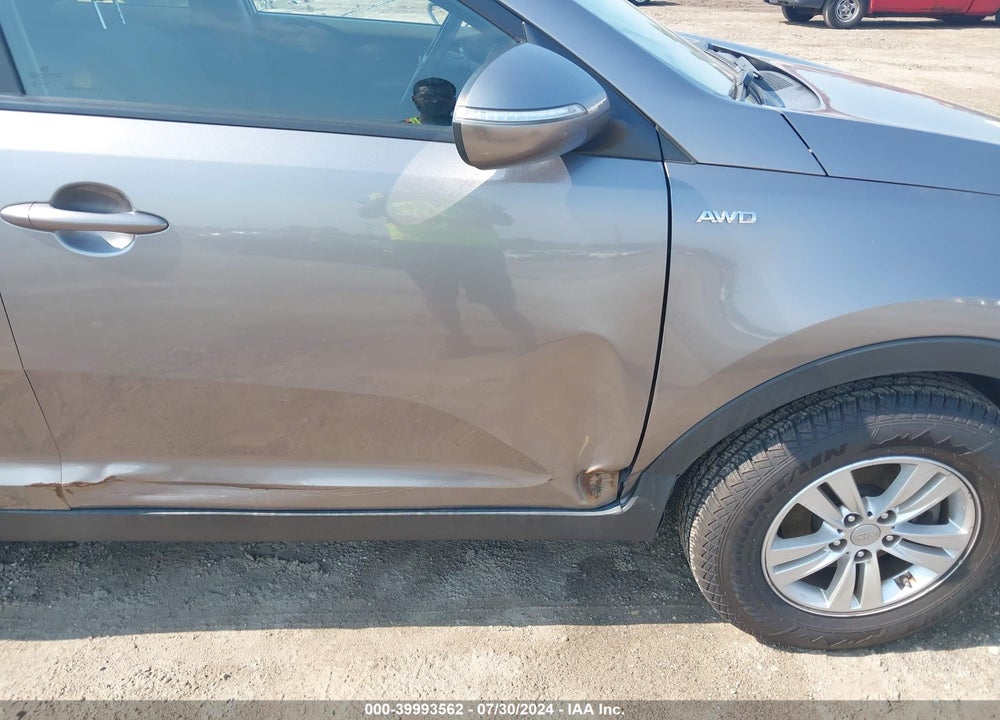 2011 KIA SPORTAGE LX VIN: KNDPBCA29B7020297