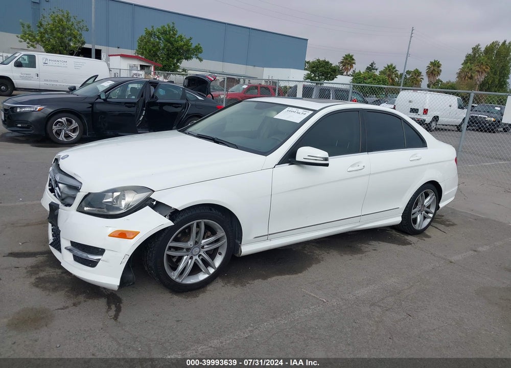 2014 MERCEDES-BENZ C 250 LUXURY/SPORT VIN: WDDGF4HB8EG237821