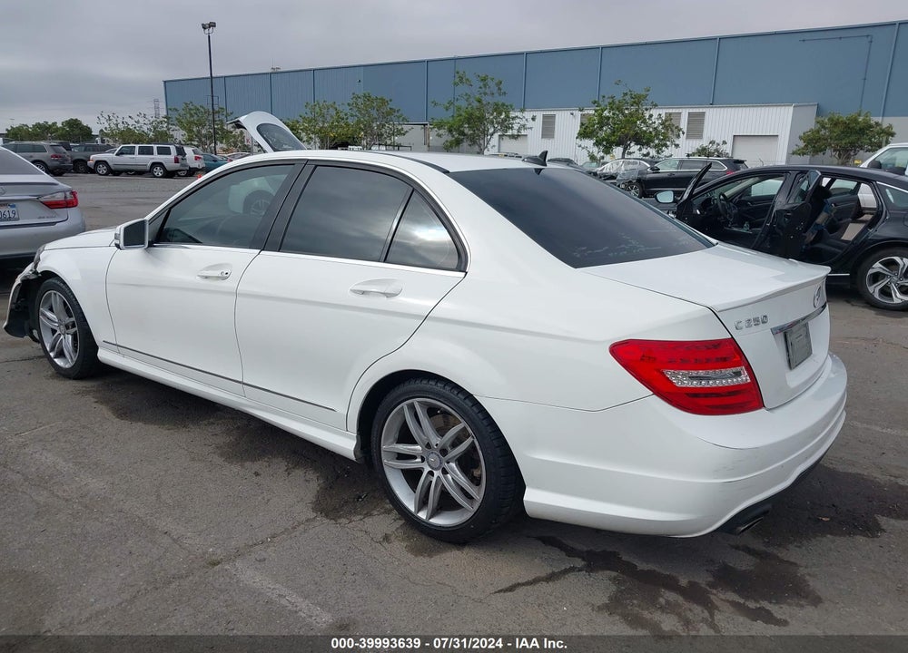 2014 MERCEDES-BENZ C 250 LUXURY/SPORT VIN: WDDGF4HB8EG237821