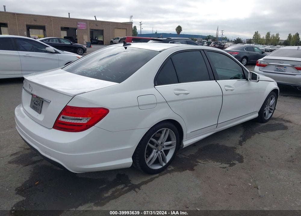 2014 MERCEDES-BENZ C 250 LUXURY/SPORT VIN: WDDGF4HB8EG237821