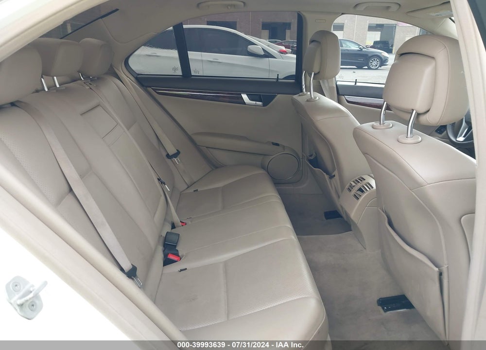 2014 MERCEDES-BENZ C 250 LUXURY/SPORT VIN: WDDGF4HB8EG237821