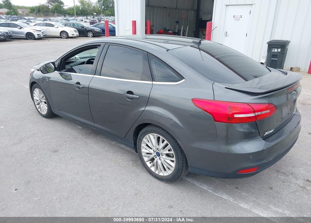 2018 FORD FOCUS TITANIUM VIN: 1FADP3J28JL271781