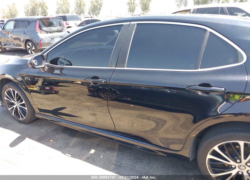 2018 TOYOTA CAMRY SE VIN: JTNB11HK2J3026581