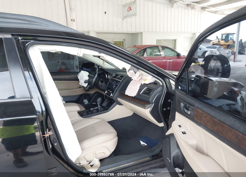 2018 SUBARU OUTBACK 2.5I LIMITED VIN: 4S4BSANC8J3271184