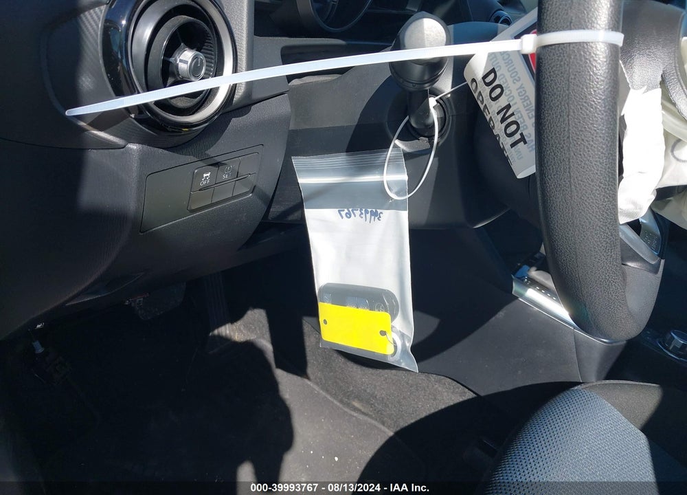 2020 TOYOTA YARIS LE VIN: 3MYDLBJV2LY708096