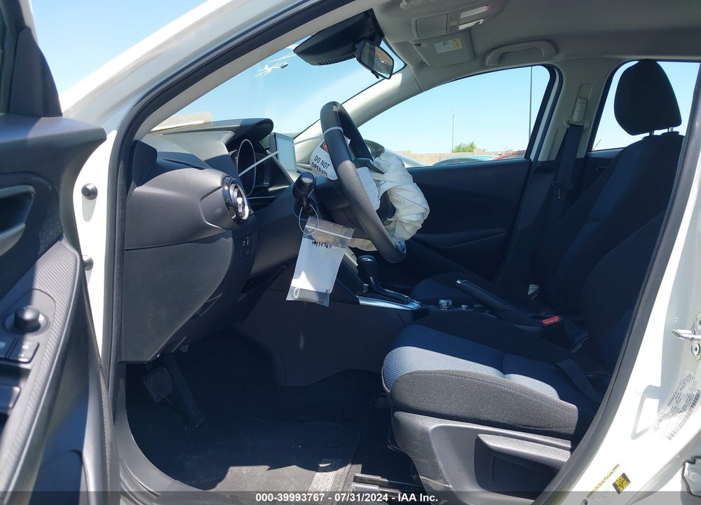 2020 TOYOTA YARIS LE VIN: 3MYDLBJV2LY708096