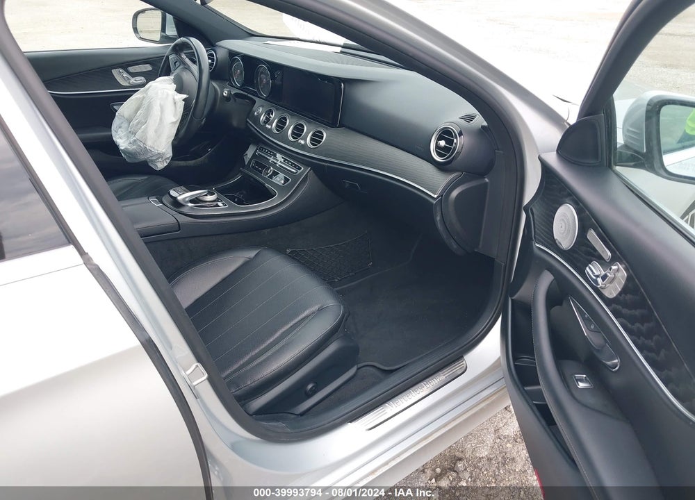 2018 MERCEDES-BENZ E 300 VIN: WDDZF4JB5JA340761