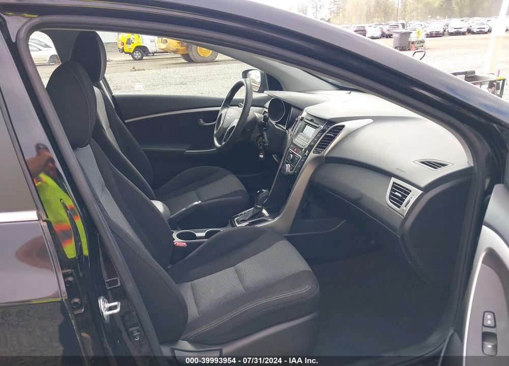 2016 HYUNDAI ELANTRA GT VIN: KMHD35LHXGU271363