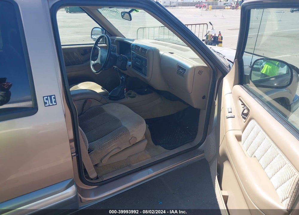 1997 GMC JIMMY SLS VIN: 1GKDT13W4V2551711