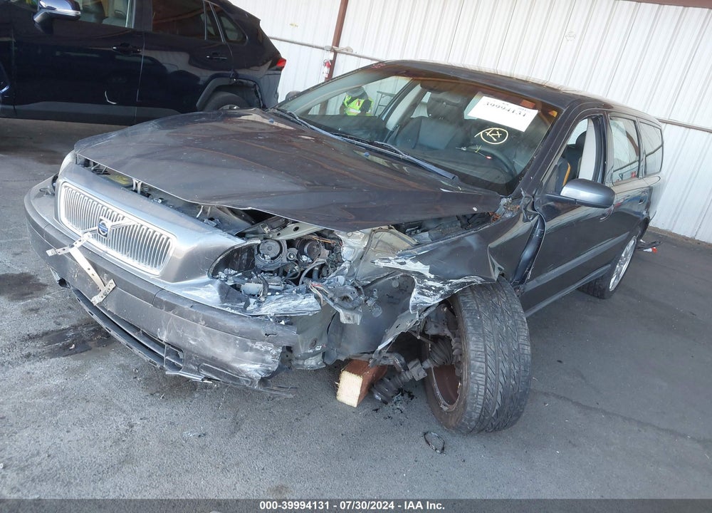 2004 VOLVO V70 2.5T AWD VIN: YV1SJ59H342420917