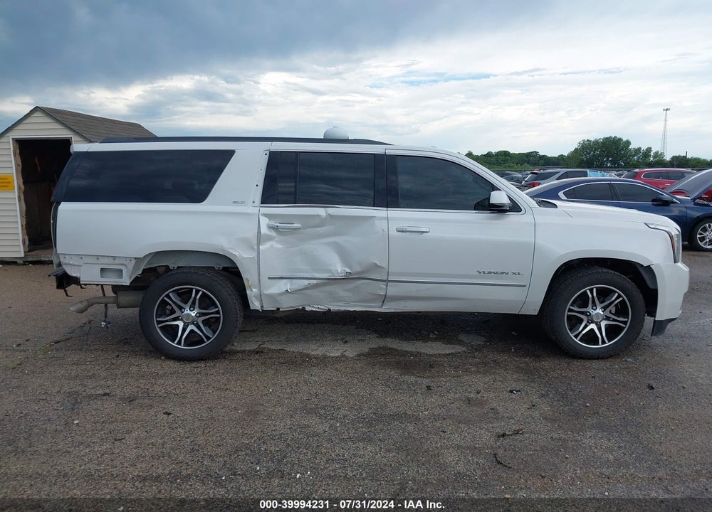 2017 GMC YUKON XL SLT VIN: 1GKS2GKCXHR332381