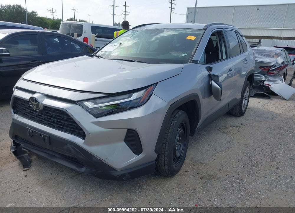 2024 TOYOTA RAV4 XLE VIN: 2T3W1RFV4RC272821