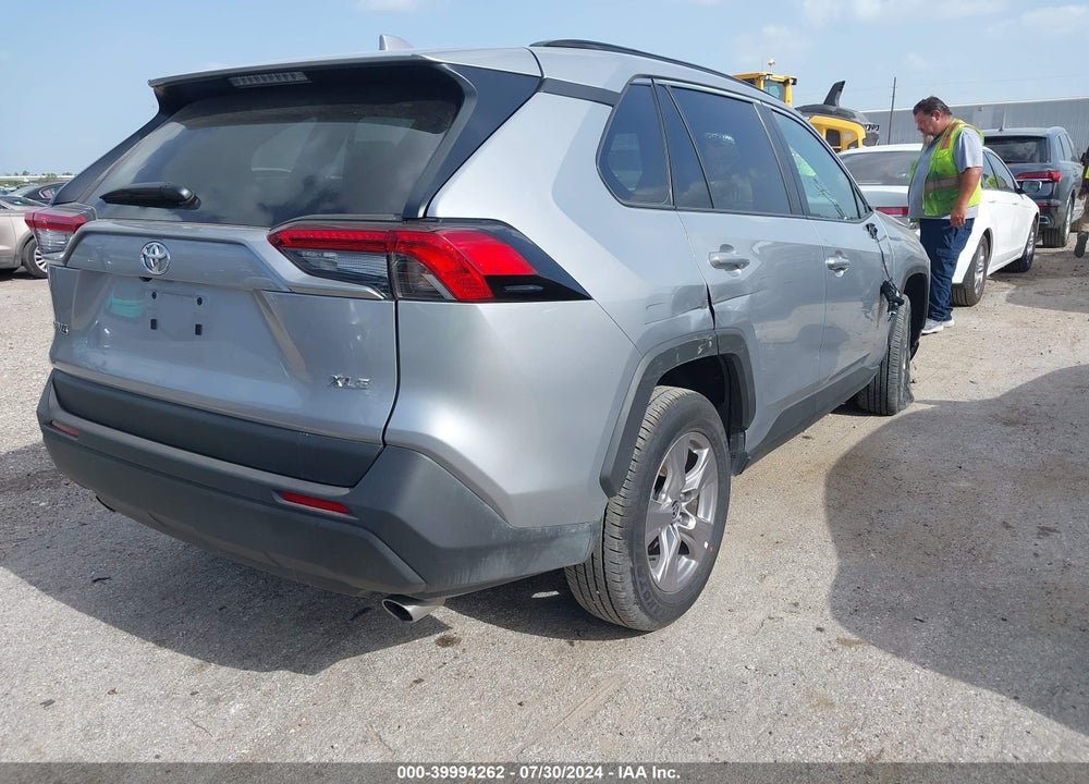 2024 TOYOTA RAV4 XLE VIN: 2T3W1RFV4RC272821