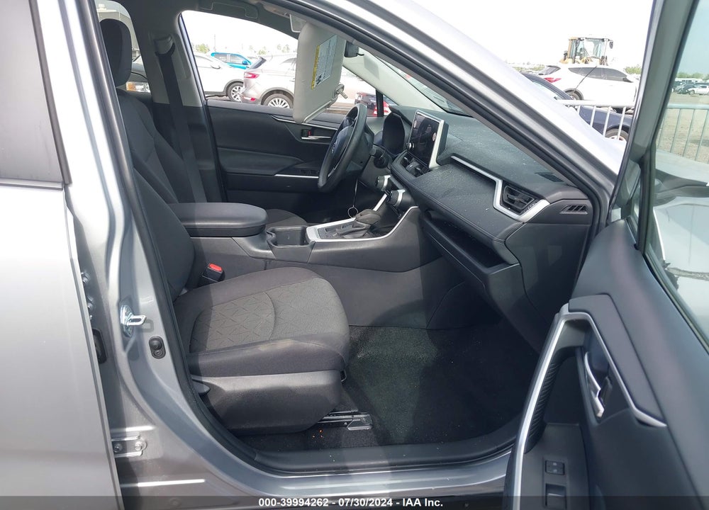 2024 TOYOTA RAV4 XLE VIN: 2T3W1RFV4RC272821