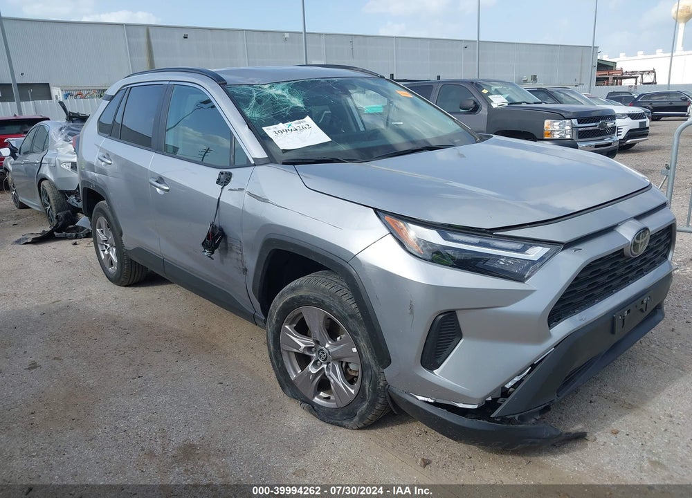 2024 TOYOTA RAV4 XLE VIN: 2T3W1RFV4RC272821