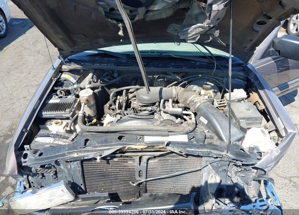 2000 CHEVROLET S-10 LS VIN: 1GCCS19W8Y8266061