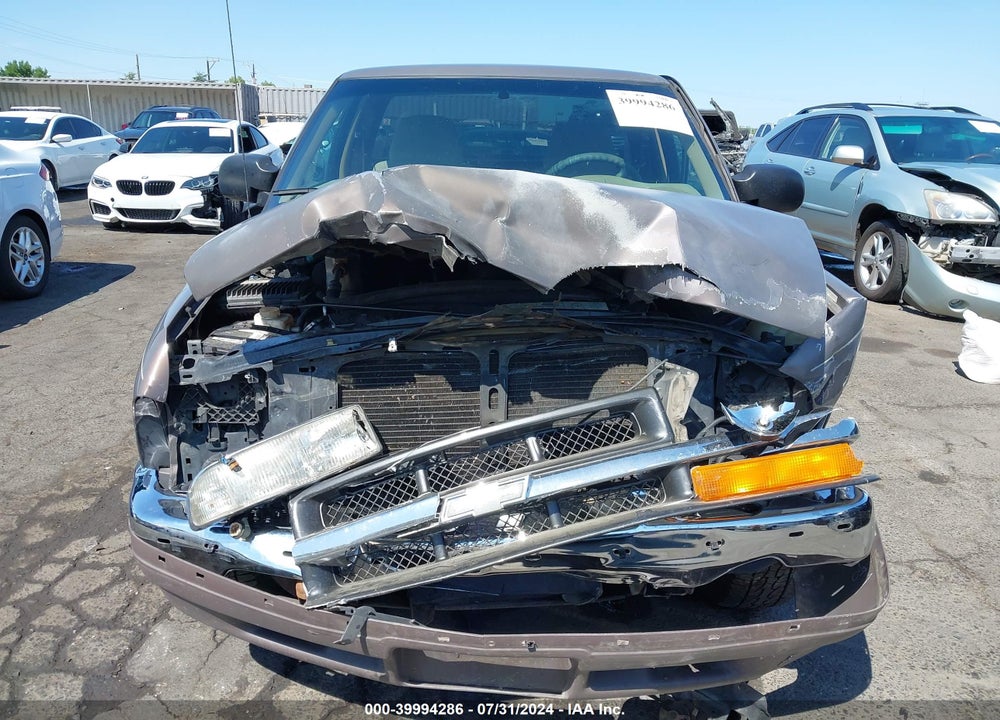 2000 CHEVROLET S-10 LS VIN: 1GCCS19W8Y8266061