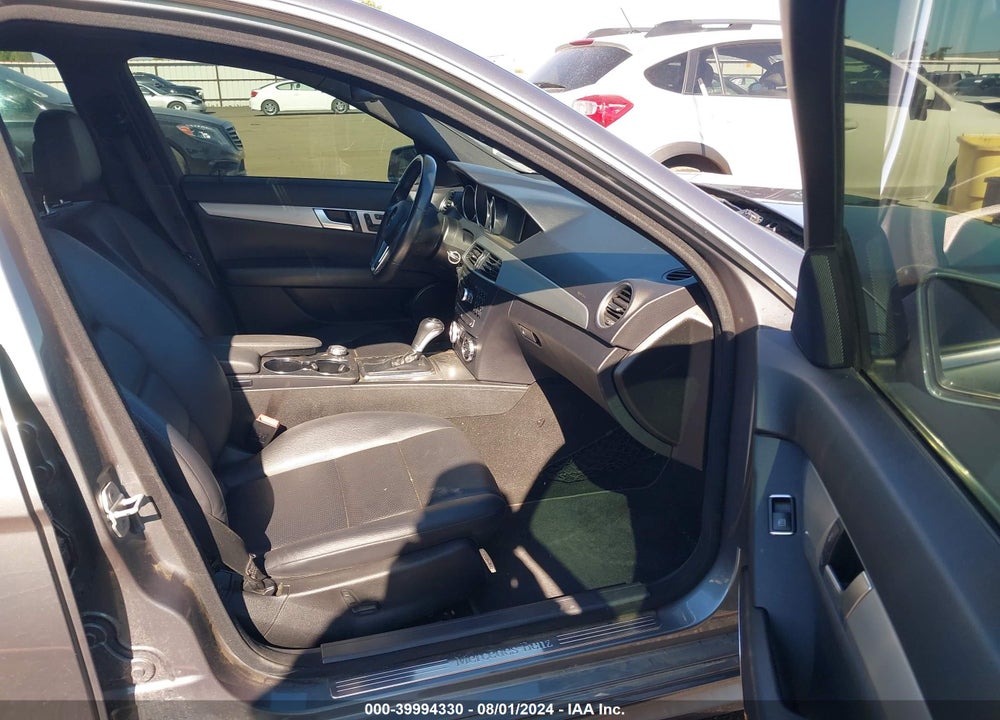 2012 MERCEDES-BENZ C 300 LUXURY 4MATIC/SPORT 4MATIC VIN: WDDGF8BB6CR208268