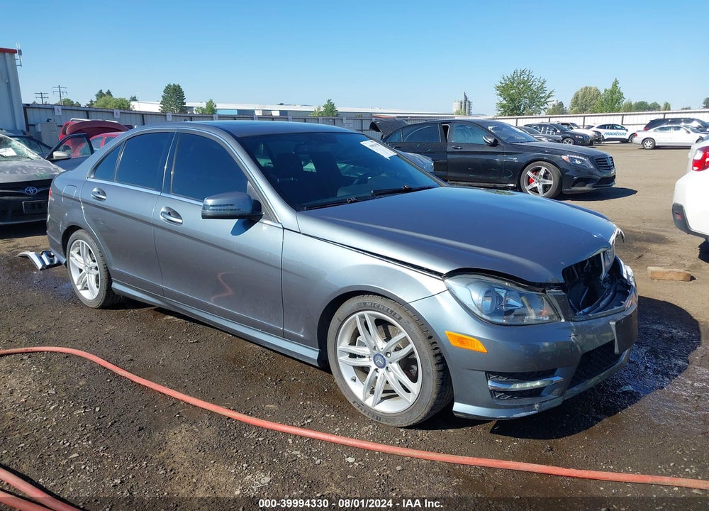 2012 MERCEDES-BENZ C 300 LUXURY 4MATIC/SPORT 4MATIC VIN: WDDGF8BB6CR208268