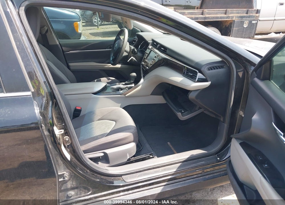 2019 TOYOTA CAMRY LE VIN: 4T1B11HK0KU722299