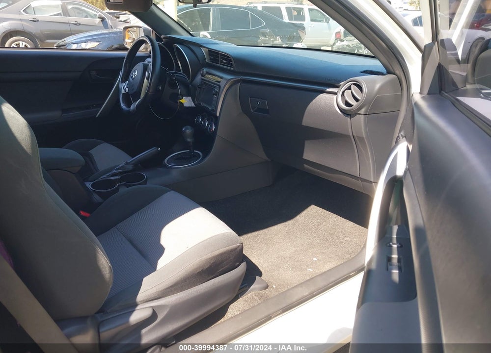 2014 SCION TC VIN: JTKJF5C70E3077572