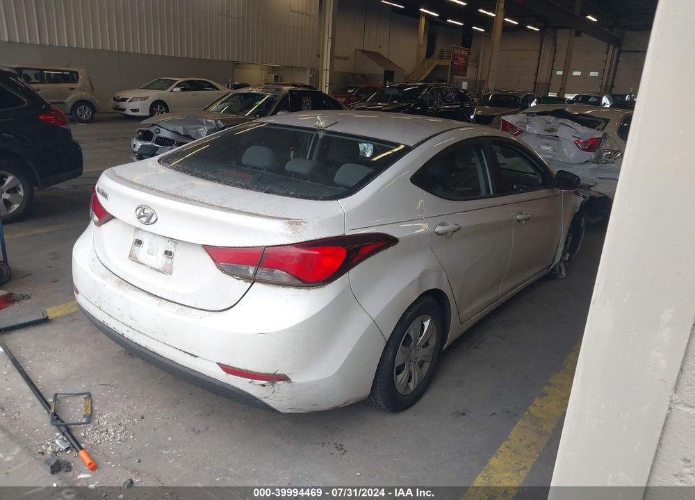2016 HYUNDAI ELANTRA SE VIN: 5NPDH4AE7GH716631