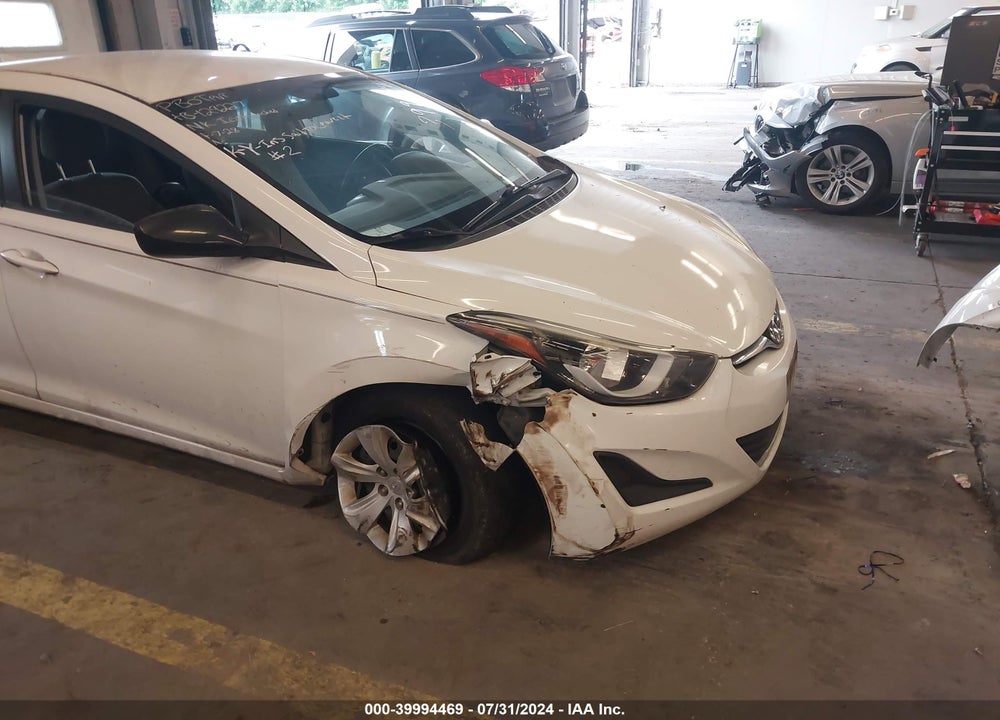 2016 HYUNDAI ELANTRA SE VIN: 5NPDH4AE7GH716631
