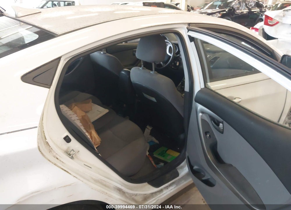 2016 HYUNDAI ELANTRA SE VIN: 5NPDH4AE7GH716631