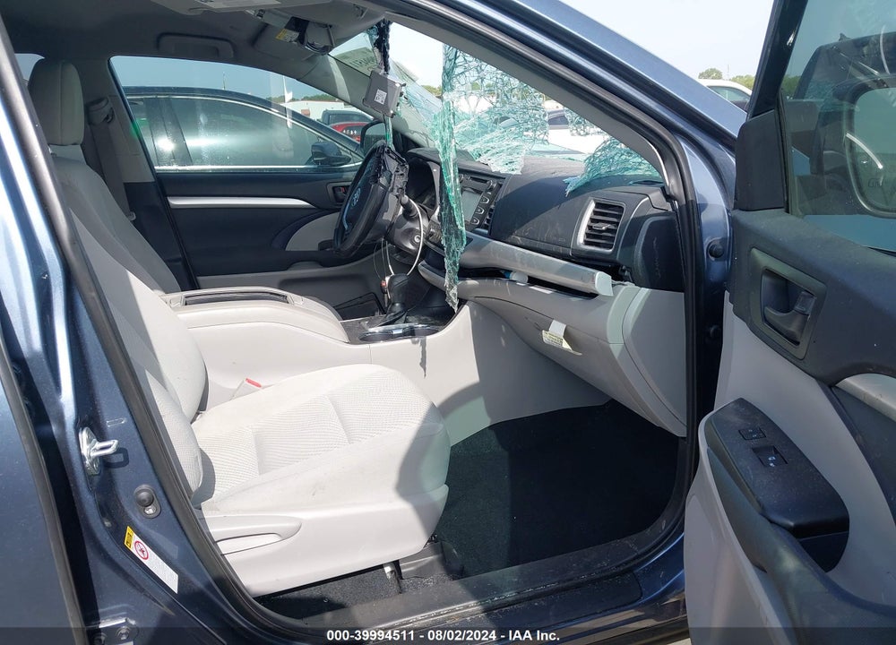 2019 TOYOTA HIGHLANDER LE VIN: 5TDZARFH9KS049980