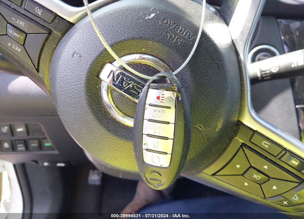 2017 NISSAN ROGUE SV/SL VIN: 5N1AT2MV0HC877610