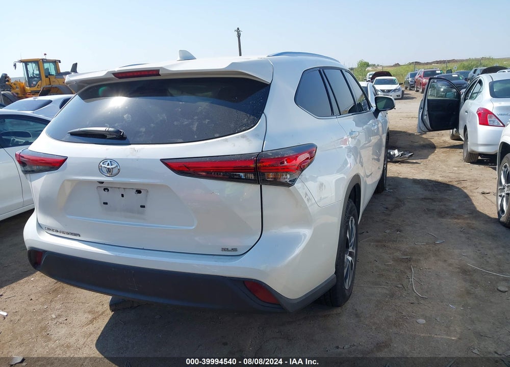 2021 TOYOTA HIGHLANDER XLE VIN: 5TDGZRAH9MS071827