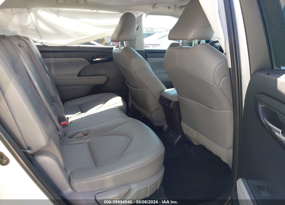2021 TOYOTA HIGHLANDER XLE VIN: 5TDGZRAH9MS071827