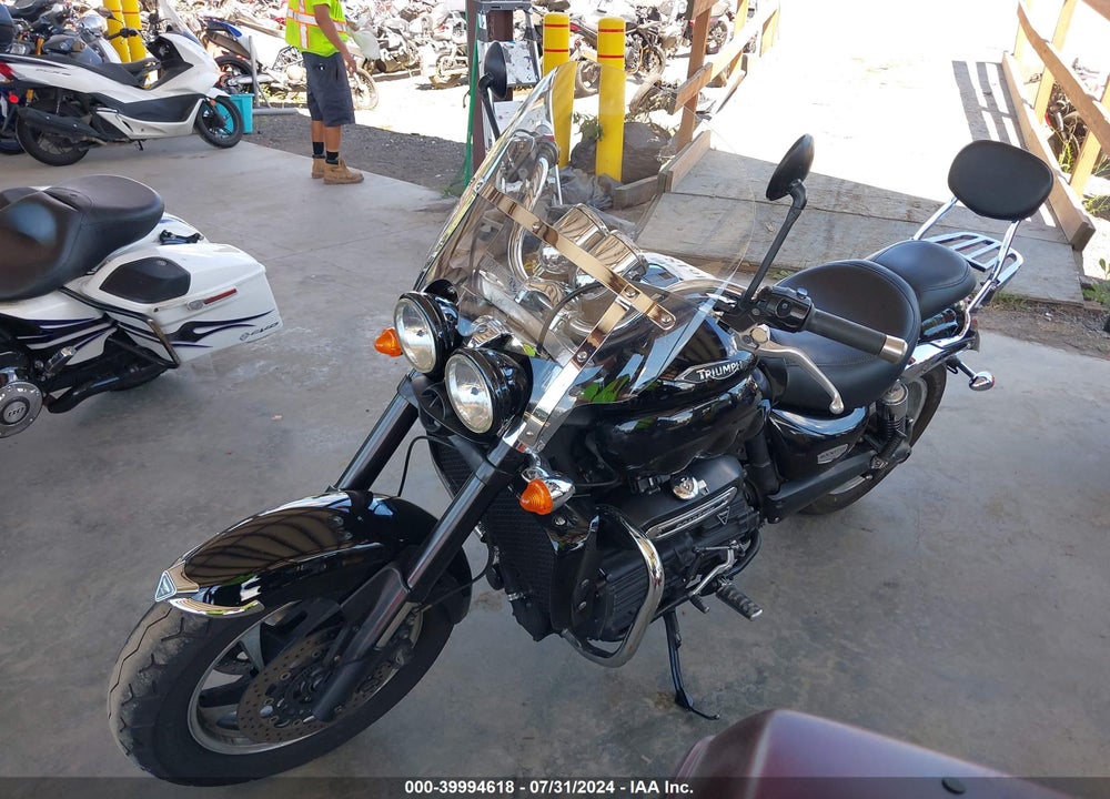 2014 TRIUMPH MOTORCYCLE ROCKET III ROADSTER VIN: SMTC02L42EJ625011