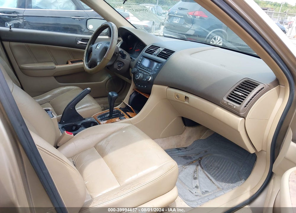 2005 HONDA ACCORD 2.4 EX VIN: 1HGCM568X5A017368