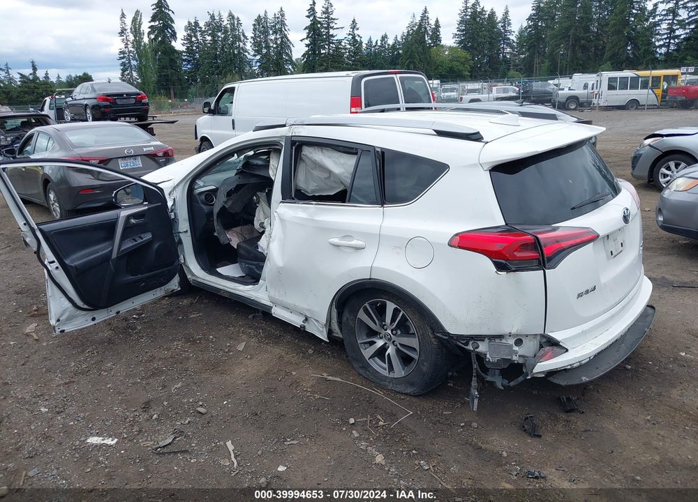 2018 TOYOTA RAV4 XLE VIN: JTMRFREV1JJ197240