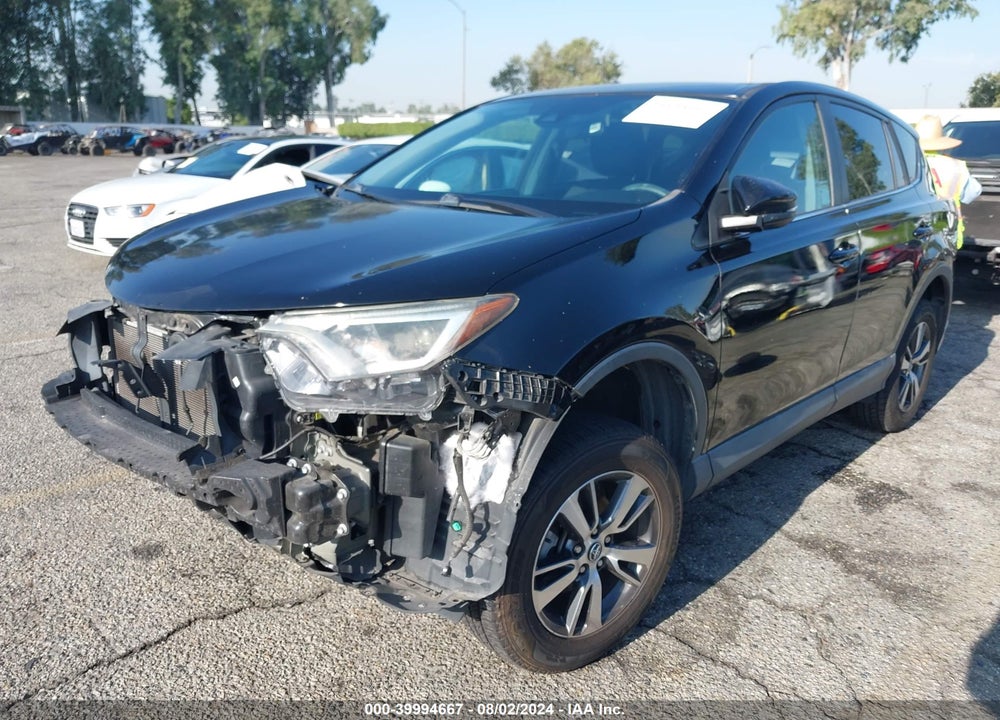 2018 TOYOTA RAV4 XLE VIN: 2T3WFREV3JW499763
