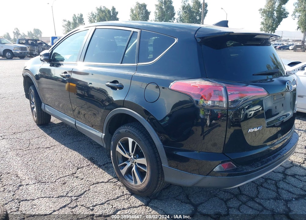 2018 TOYOTA RAV4 XLE VIN: 2T3WFREV3JW499763