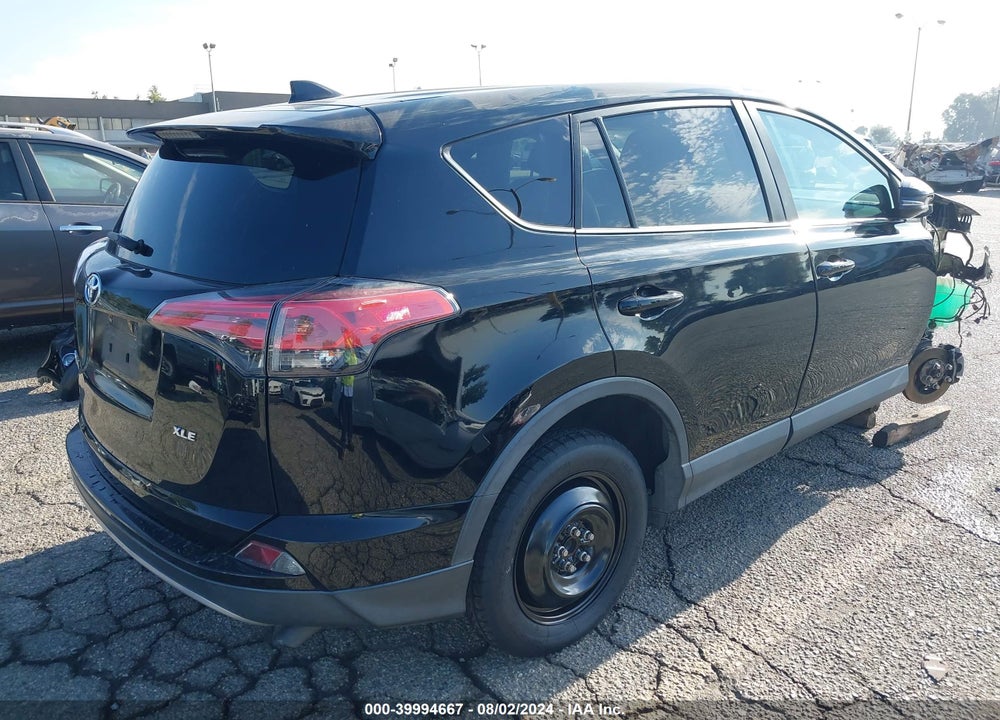 2018 TOYOTA RAV4 XLE VIN: 2T3WFREV3JW499763