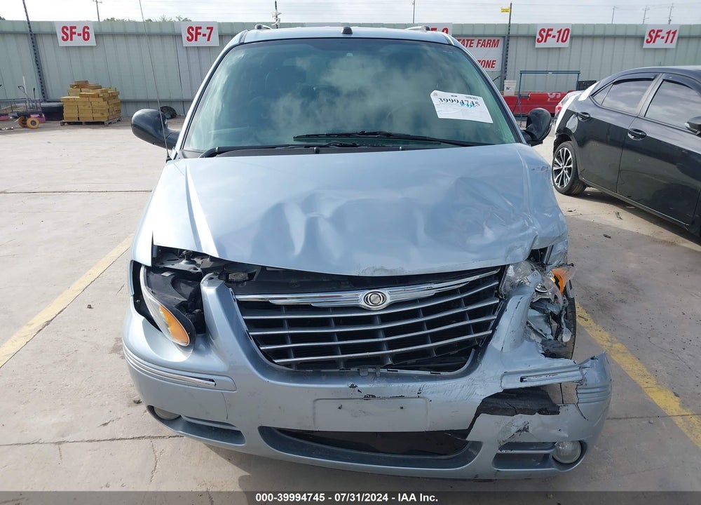 2005 CHRYSLER TOWN & COUNTRY LIMITED VIN: 2C8GP64L45R390842