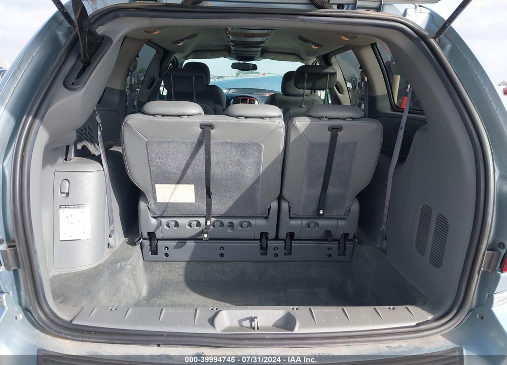 2005 CHRYSLER TOWN & COUNTRY LIMITED VIN: 2C8GP64L45R390842