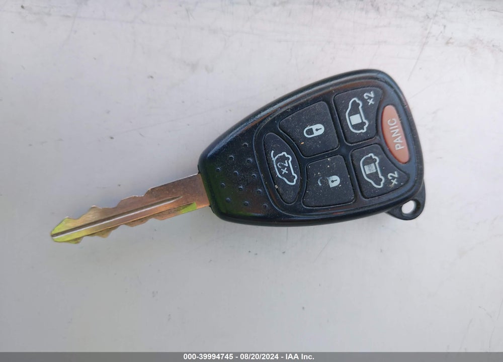 2005 CHRYSLER TOWN & COUNTRY LIMITED VIN: 2C8GP64L45R390842