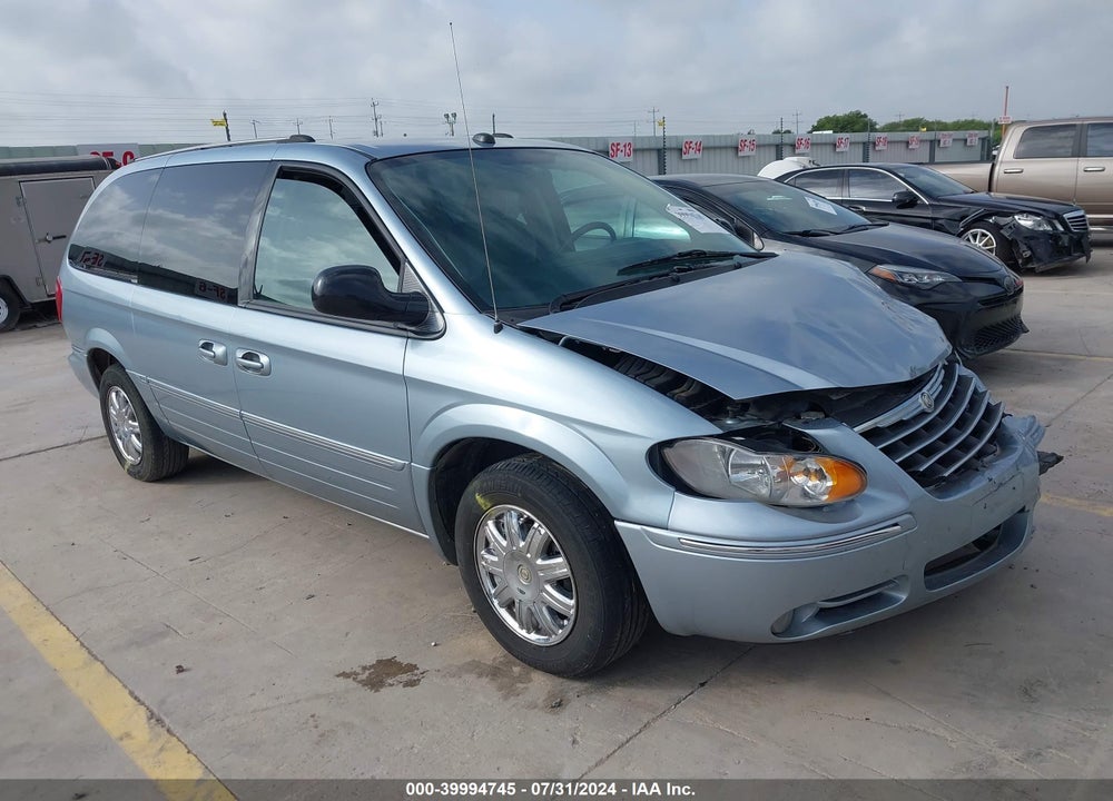 2005 CHRYSLER TOWN & COUNTRY LIMITED VIN: 2C8GP64L45R390842