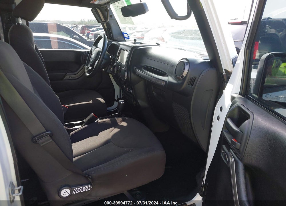 2015 JEEP WRANGLER UNLIMITED SPORT VIN: 1C4BJWDGXFL592885