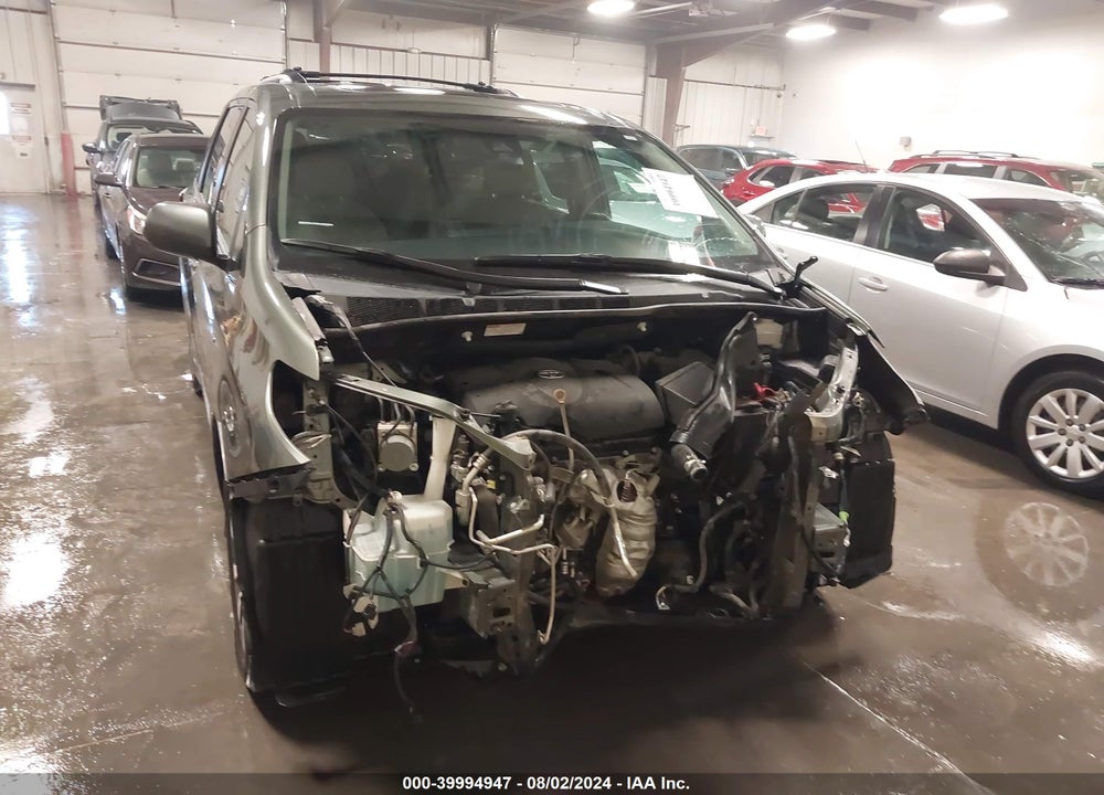 2019 TOYOTA SIENNA XLE VIN: 5TDDZ3DC2KS219460