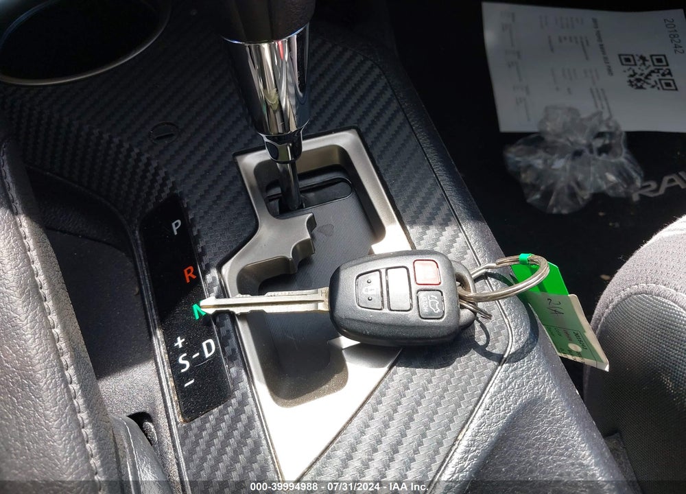 2015 TOYOTA RAV4 XLE VIN: 2T3WFREV0FW167948
