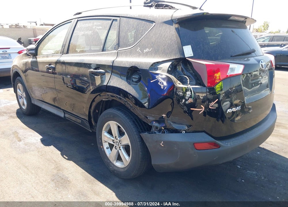 2015 TOYOTA RAV4 XLE VIN: 2T3WFREV0FW167948