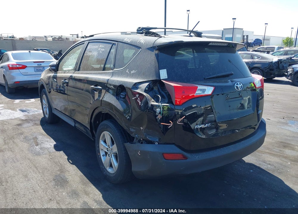 2015 TOYOTA RAV4 XLE VIN: 2T3WFREV0FW167948
