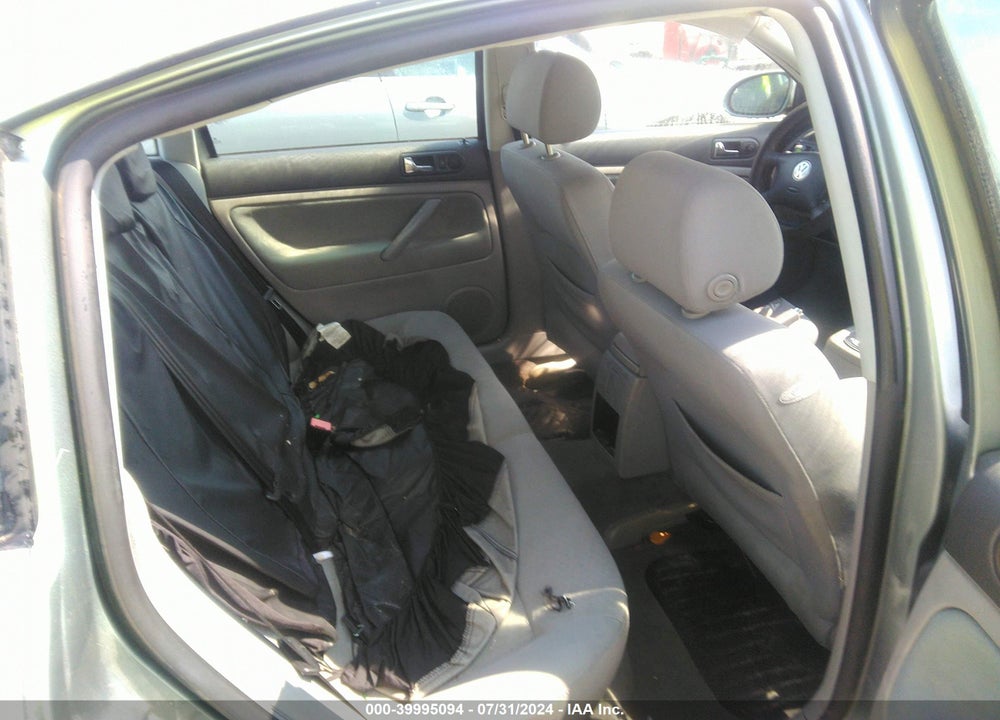 2004 VOLKSWAGEN PASSAT GLS VIN: WVWPD63B24P158579