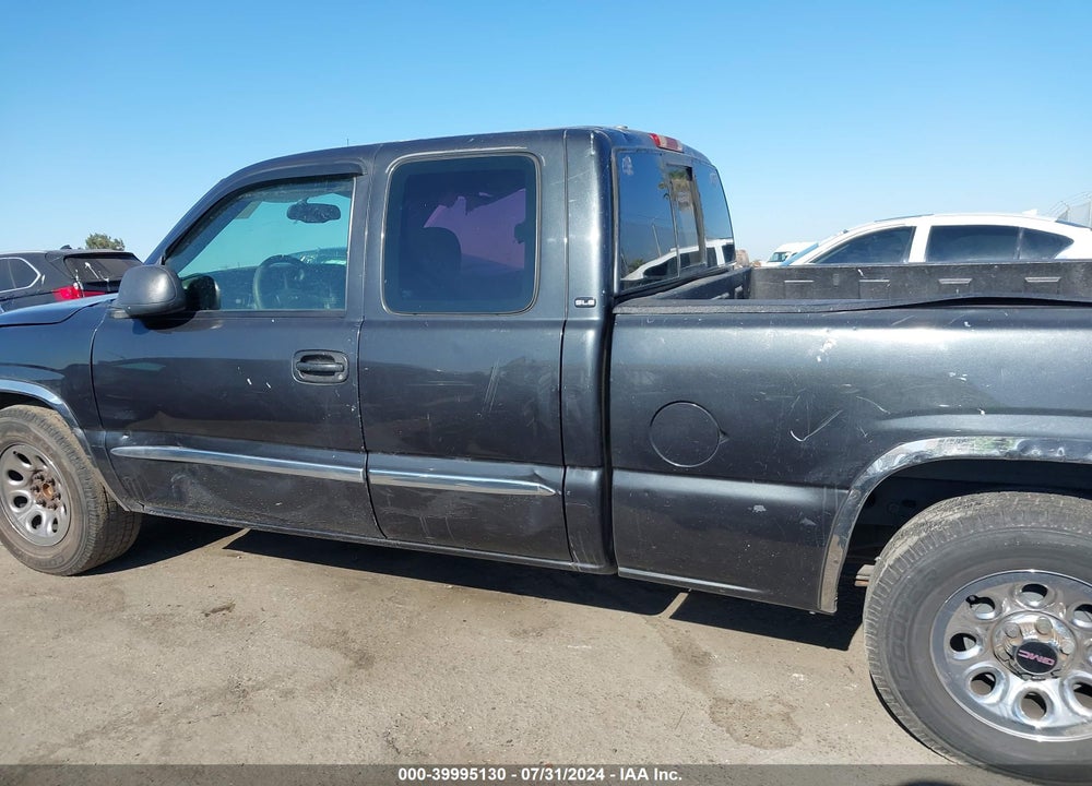 2005 GMC SIERRA 1500 SLE VIN: 2GTEC19V451111583